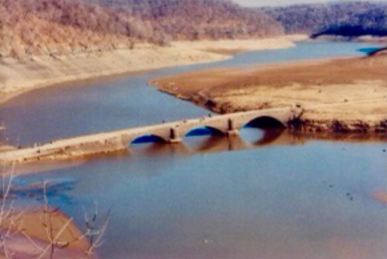The Great Crossings Bridge exposed in December 1998